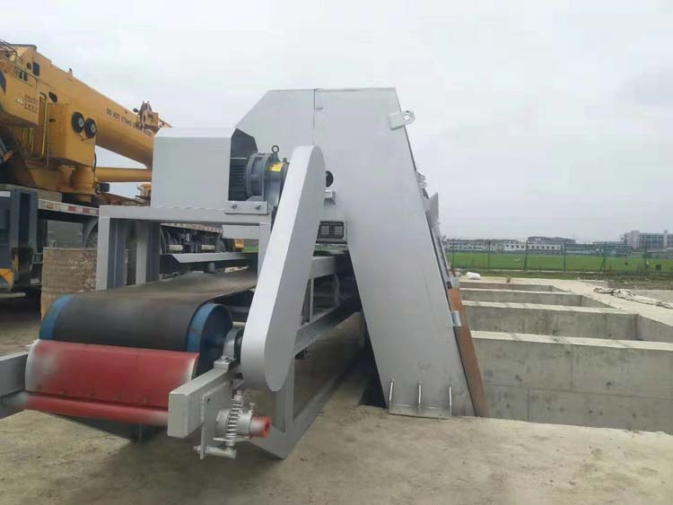 皮帶保送機